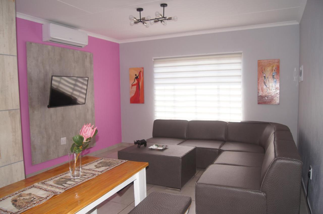 Rhino House With 3 Bedrooms Next To Pilanesberg And Sun City Mogwase Dış mekan fotoğraf