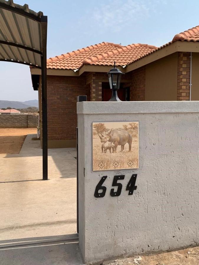 Rhino House With 3 Bedrooms Next To Pilanesberg And Sun City Mogwase Dış mekan fotoğraf